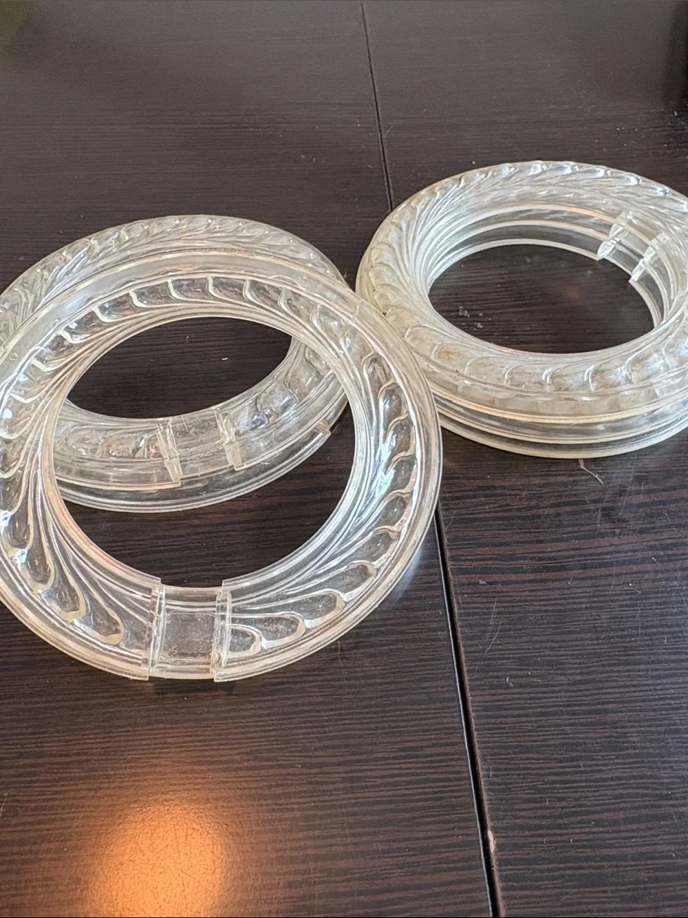 Set a six MCM clear acrylic round curtain/ drapery rings grooved texture design